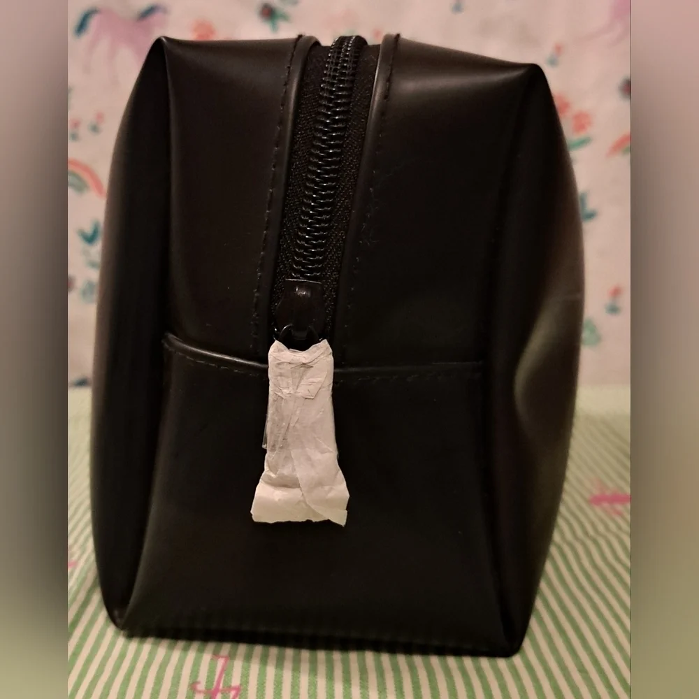 NWT UGG Black Rubber Waterproof Cosmetic Makeup Beauty Unisex Travel Pouch Bag